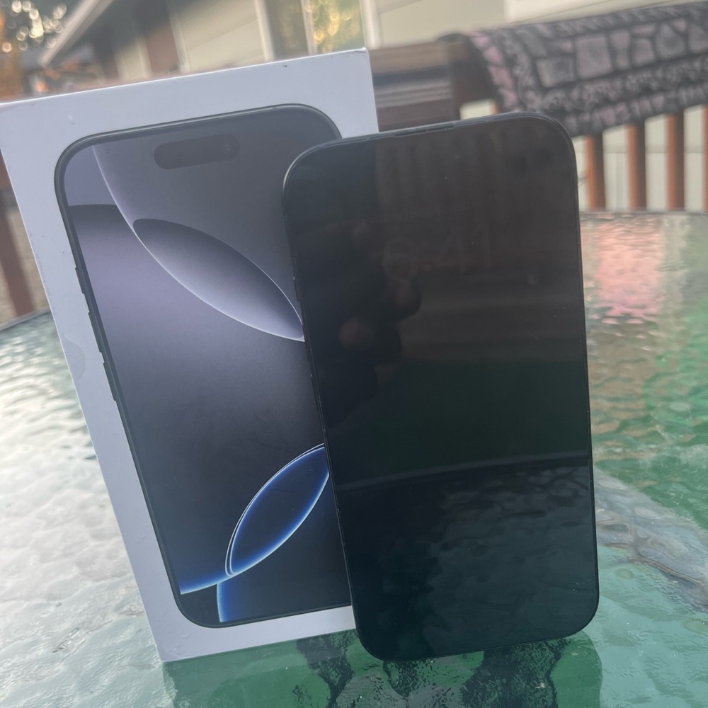 iPhone 16 pro 128
